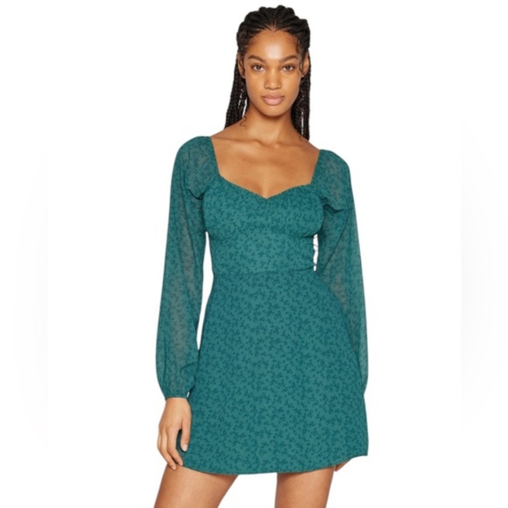Size L Hollister Ruched Sweetheart Dress - Picture 4 of 9